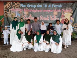 Play Group dan TK Al Fithroh Berbagi Kebahagian dengan Anak Yatim di Bulan Suci Ramadhan