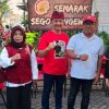 Kolaborasi Ikasdasa, Baksos’e Suroboyo, dan PPNI Sukseskan Baksos Sego Rongewu di Surabaya