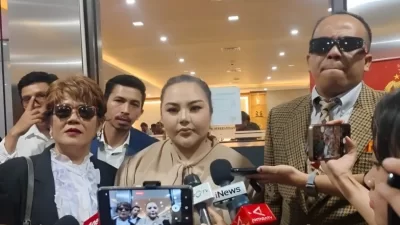 Kasus Pencemaran Nama Baik, Lisa Mariana dan Putrinya Hadiri Tes DNA di Bareskrim