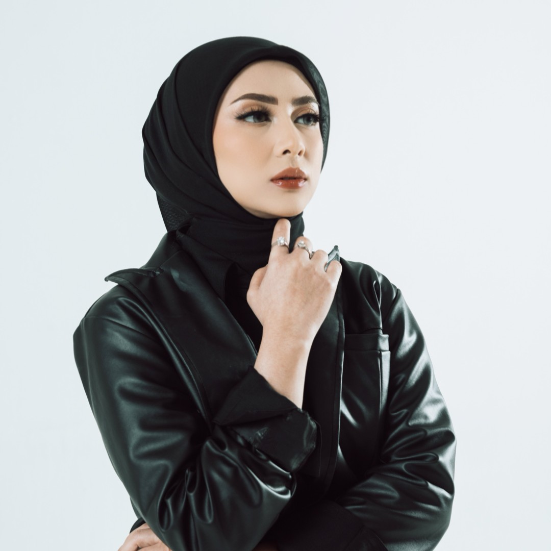 Dewi Hani Jayanti Hadirkan Kisah Cinta Anak untuk Ibu Lewat Lagu “Karena Kucinta Dia”