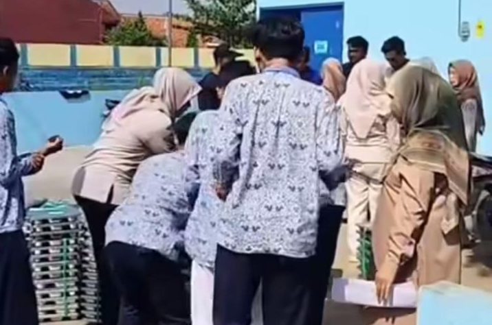 MBG di Dayeuhkolot Disorot, Siswa SMP Kembalikan Makanan Diduga Tak Layak Konsumsi