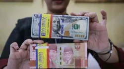 Rupiah Melemah ke Rp17.287 per Dolar AS, Tekanan Harga Minyak dan Geopolitik Jadi Pemicu